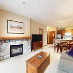 Lost Lake Lodge